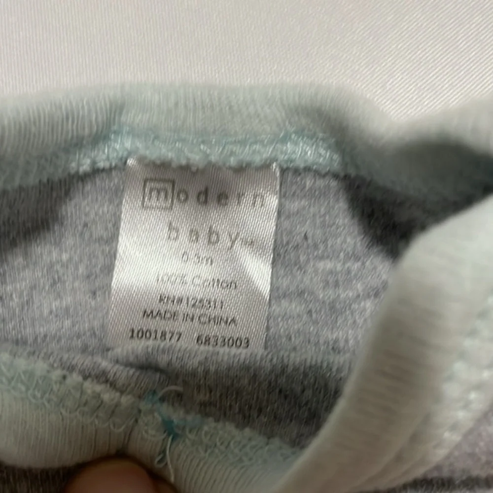 Set of 2‎ Modern Baby Jumpers Size 0-3 Months Bodysuits Tan/Lemons And Gray/Blue